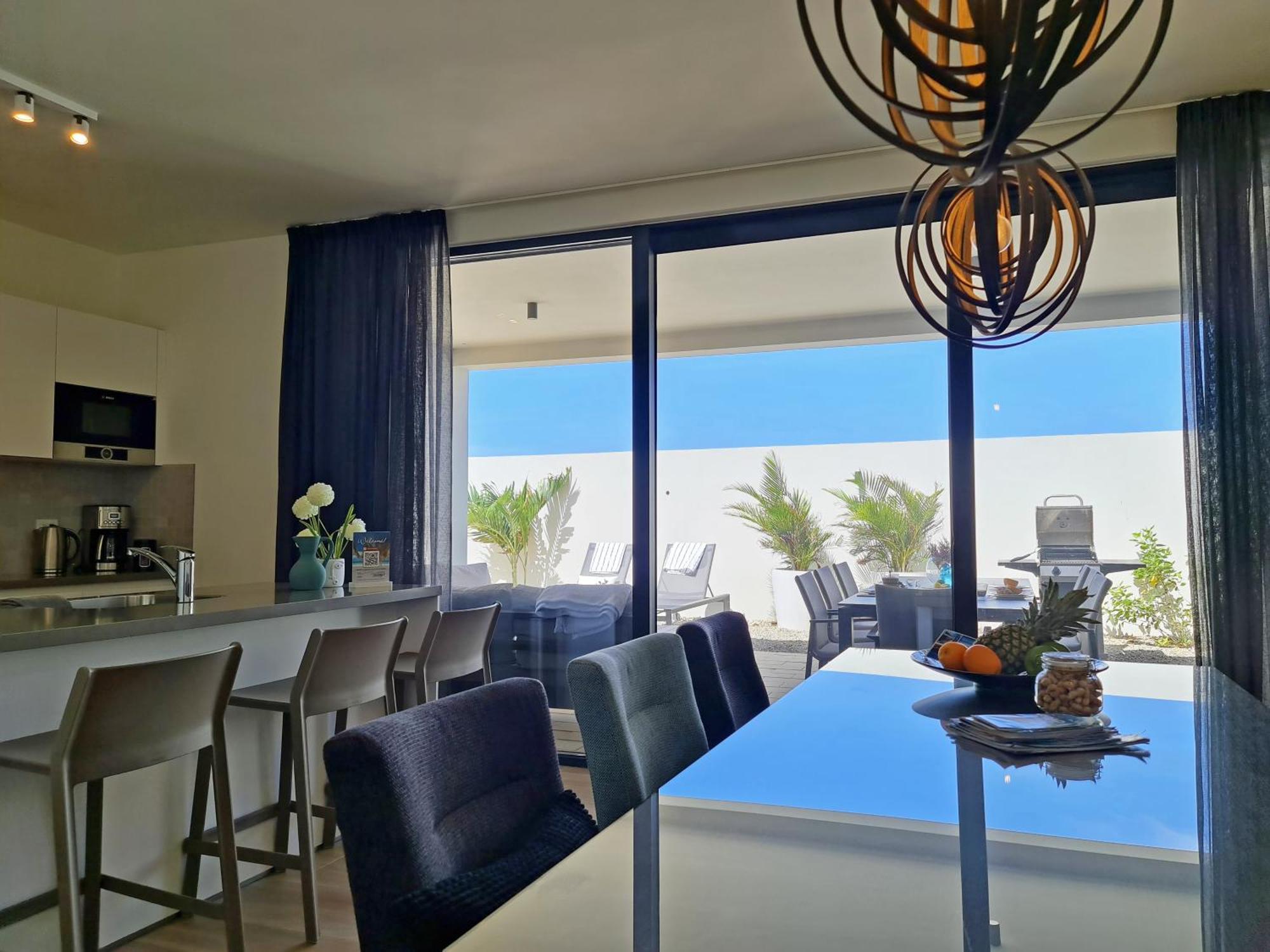 Tuscany Residence Aruba Palm Beach Exterior photo