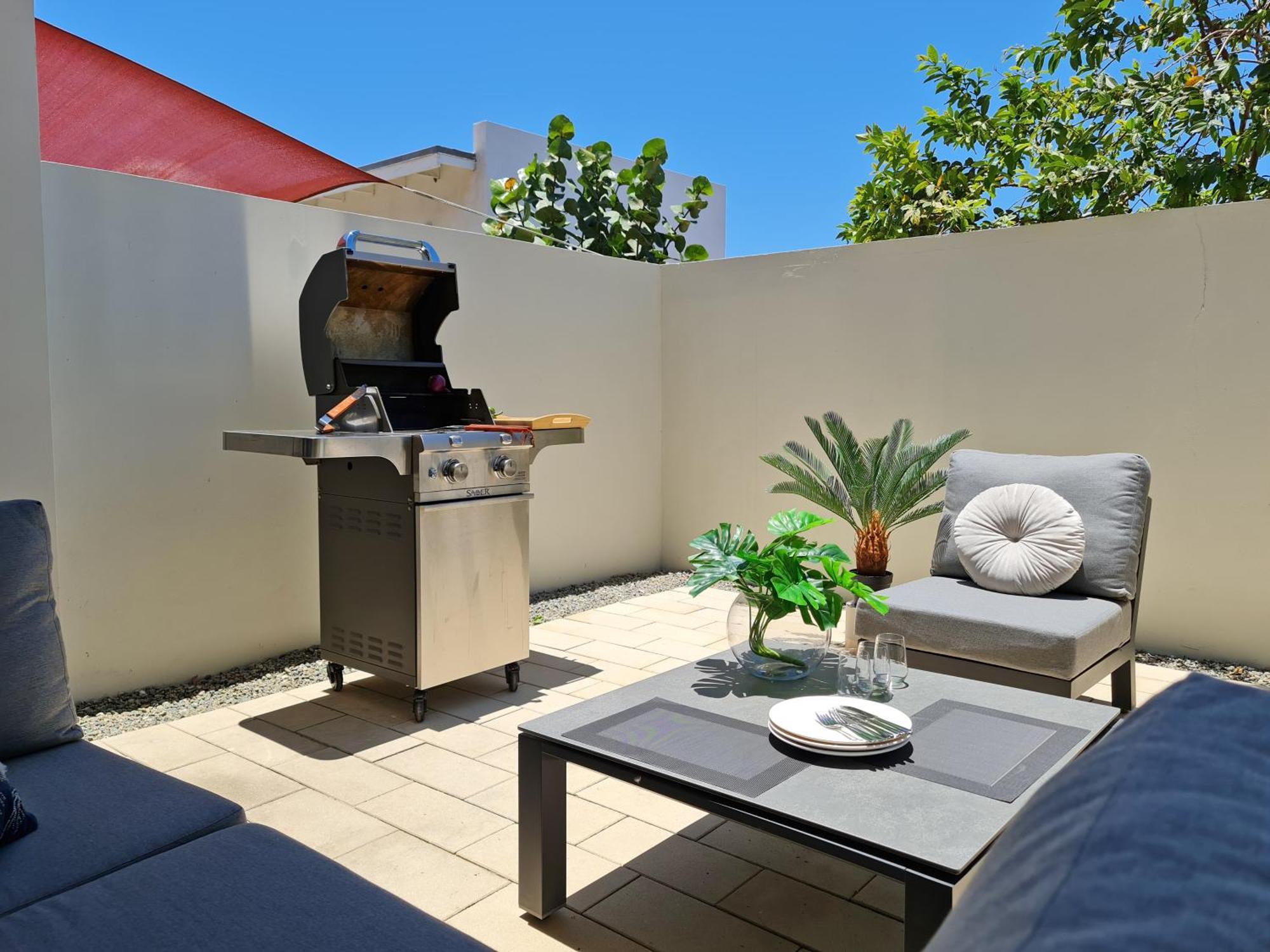 Tuscany Residence Aruba Palm Beach Exterior photo