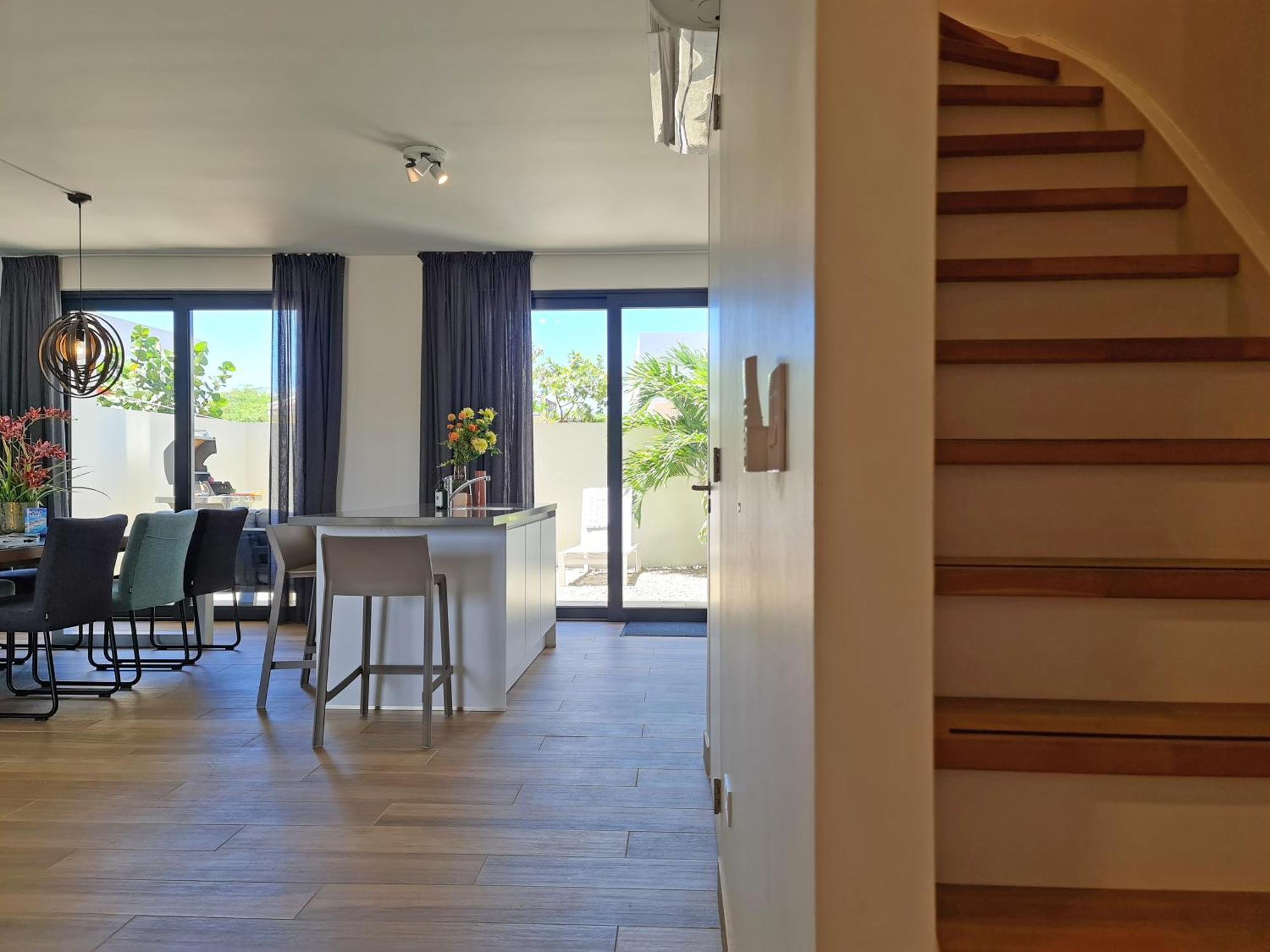 Tuscany Residence Aruba Palm Beach Exterior photo