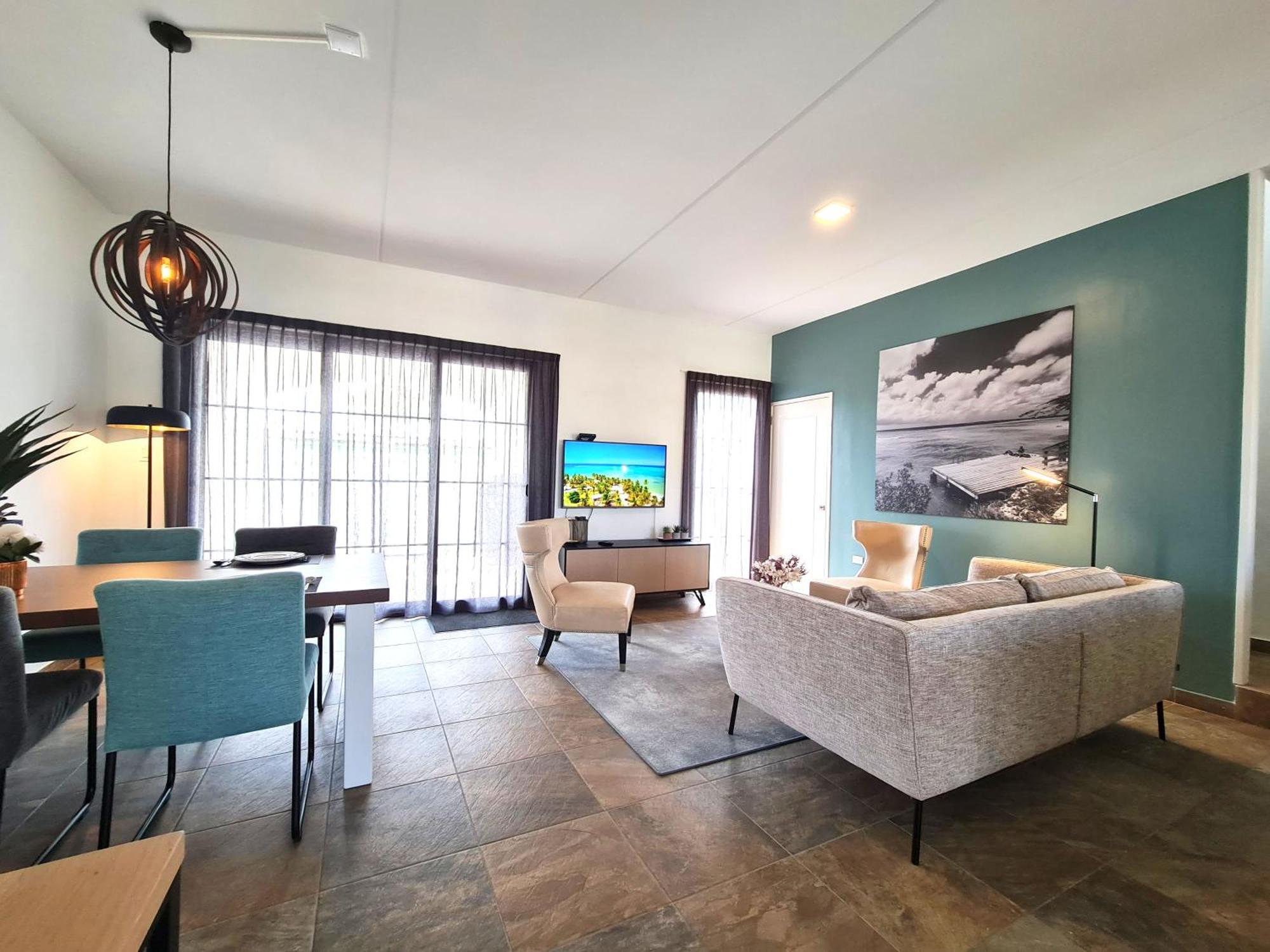 Tuscany Residence Aruba Palm Beach Exterior photo