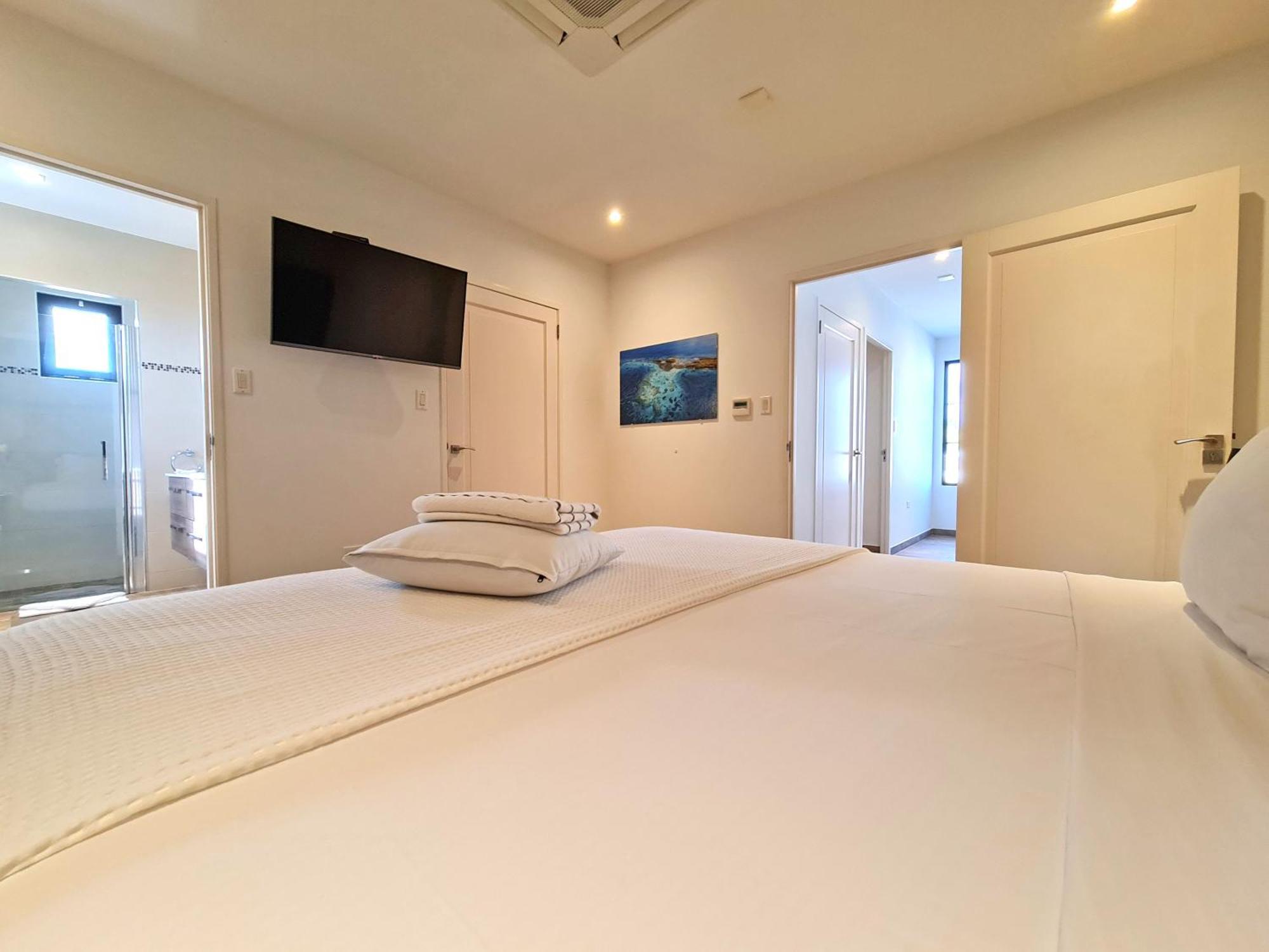 Tuscany Residence Aruba Palm Beach Exterior photo