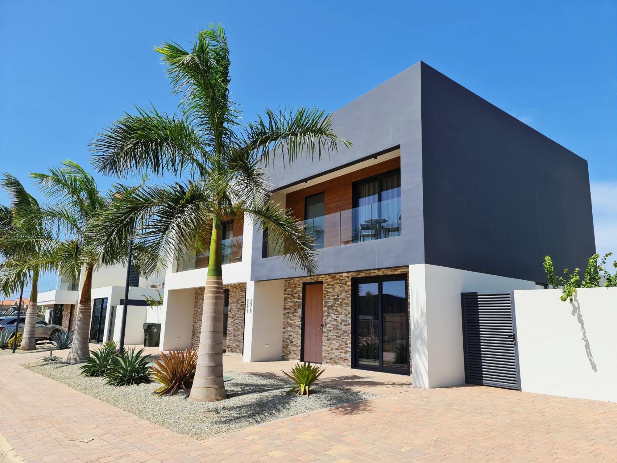 Tuscany Residence Aruba Palm Beach Exterior photo